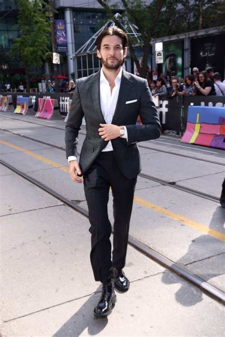 Ben Barnes Height, Weight, Net Worth, Age, Birthday, Wikipedia, Who, Nationality, Biography