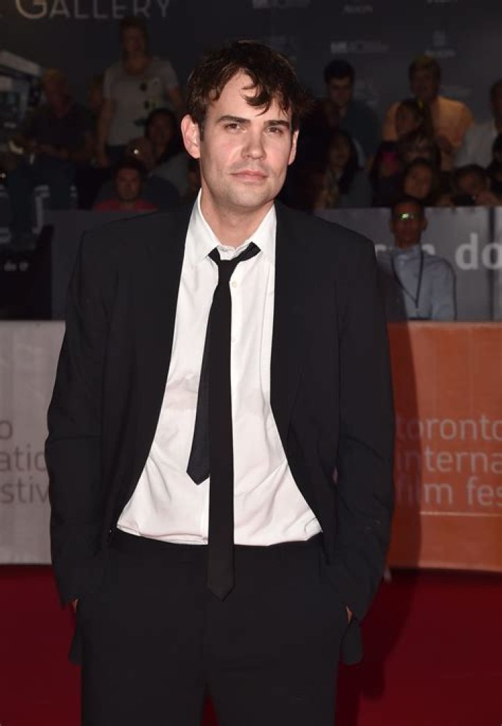 Chris Sutherland Height, Weight, Net Worth, Age, Birthday, Wikipedia, Who, Instagram, Biography