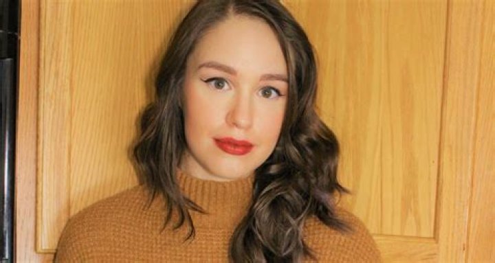 
Cydney Moreau Height, Weight, Net Worth, Age, Birthday, Wikipedia, Who, Nationality, Biography 