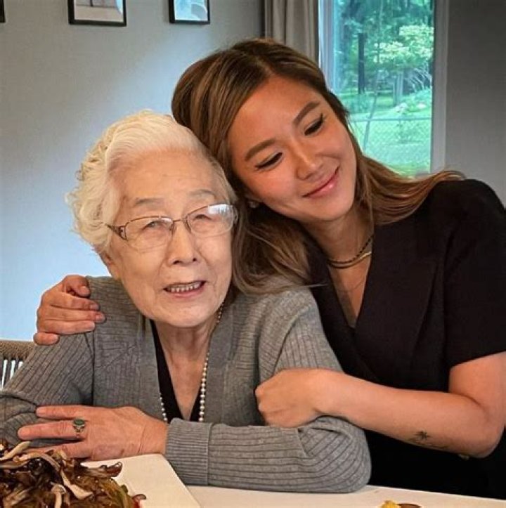 Esther Choi Height, Weight, Net Worth, Age, Birthday, Wikipedia, Who, Instagram, Biography