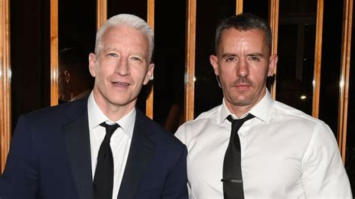 Is Anderson Cooper Married? His Bio, Age, Gay, Boyfriend and Relationship