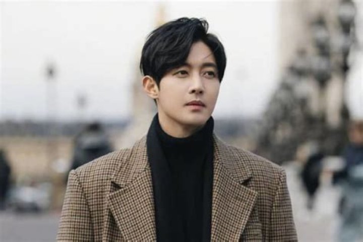 
Is Kim Hyun Joong Married to Wife? Or Dating a Girlfriend? Kids. 