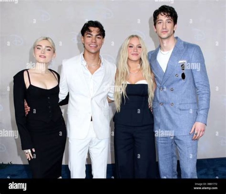 Is Meg Donnelly Married To Milo Manheim? Husband Age & Instagram