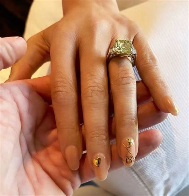 
Jennifer Lopez Shocked Fans With Stunning Engagement Rings 