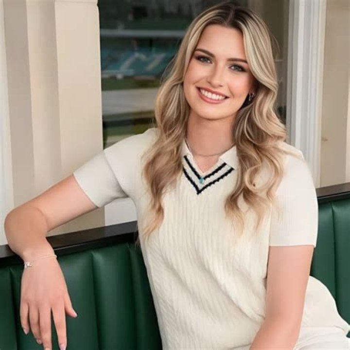 
Lauren Bell Height, Weight, Net Worth, Age, Birthday, Wikipedia, Who, Nationality, Biography 