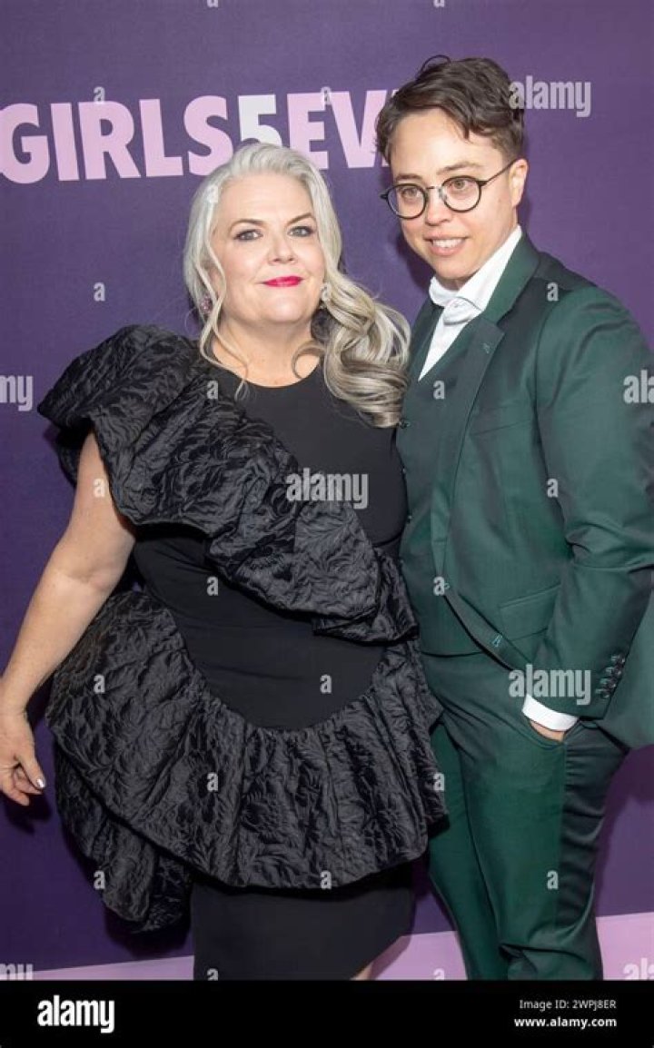 Paula Pell Height, Weight, Net Worth, Age, Birthday, Wikipedia, Who, Nationality, Biography